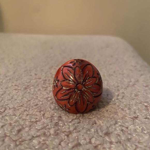 Red Flower Ring - Picture 2 of 3